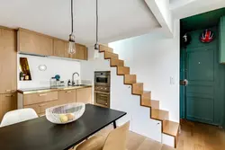 Кухня под лестницей фото