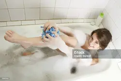 Подростки в ванной фото