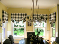 Английские шторы на кухню фото