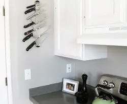 Магнит для ножей фото на кухне
