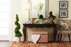 Console and banquette in the hallway photo