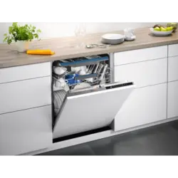 Встроенная посудомоечная машина в интерьере кухни фото