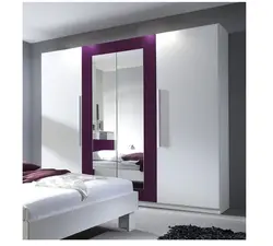 Шкаф с распашными дверями с зеркалом в спальню фото
