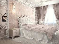 Пудровая кровать в интерьере спальни