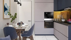 Дизайн маленькой кухни с микроволновкой и холодильником