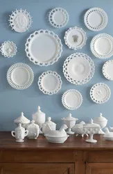 Тарелки на кухне фото