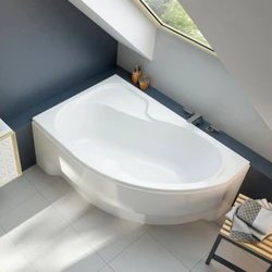 Acrylic asymmetric bathtub photo