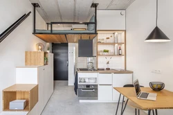 Дизайн маленькой кухни с высоким потолком