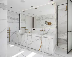 Дизайн ванной белый мрамор с золотом