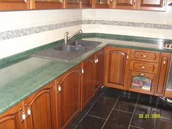 Кухня зеленый мрамор фото