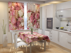 Интерьер кухни с розами фото