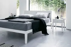 Спальня кровать на ножках фото