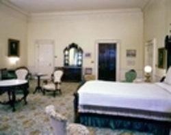 Спальня в белом доме фото