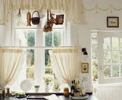 Старыя шторы на кухні фота