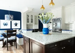 Photo white kitchen blue walls