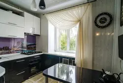 Окно в кухне 2 метра фото