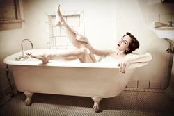 Photos of bathtubs with no space