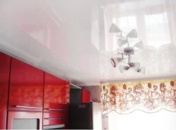 White gloss ceiling in the kitchen photo