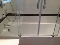 Фото ограждений в ванной из стекла
