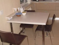 Обеденный стол из столешницы для кухни фото