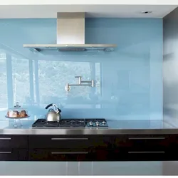 Матовое стекло в интерьере кухни