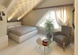 Спальня з мансарднымі вокнамі інтэр'ер