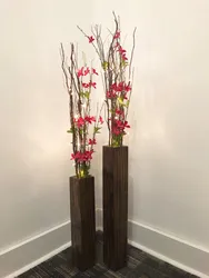 Кіреберістің фотосуретіне арналған едендік ваза