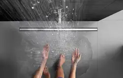 Vanna otağı fotoşəkildə drenajlı duş