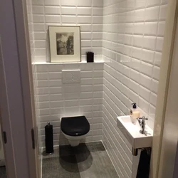 Design Of A Toilet With A Box In An Apartment