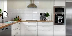 White kitchen tiles photo