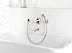 Смеситель для ванной с душем встраиваемый в ванну фото
