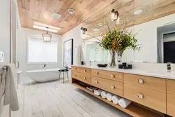 Сочетание дерева в интерьере ванной комнаты