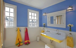 What colors go with white in a bathroom interior