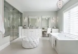 Интерьер ванны в белом цвете