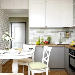 Small white kitchen design photo