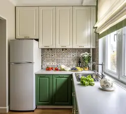 Дизайн кухни 5 кв метров с холодильником и газовой плитой