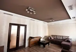 Матовый потолок в гостиной фото