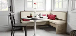 Спальный диван в интерьере кухни
