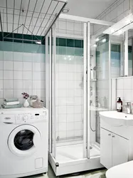 Современный дизайн ванной с душевой и туалетом и стиральной машиной