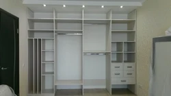 Built-in wardrobe in the bedroom photo of shelves inside