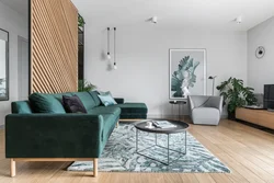 Дизайн с изумрудным диваном гостиной