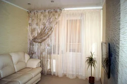 Design of curtains for living rooms in an apartment with a balcony