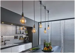 Лампы в интерьере кухни фото