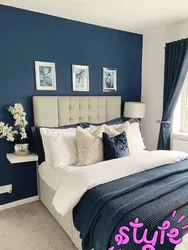 Интерьер спальни белый с синим