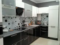 Black and white built-in kitchen photo