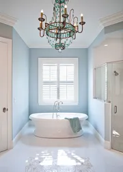 Bathroom design with chandelier
