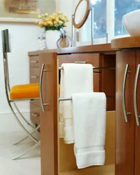 Where to hang towels in the bathroom photo