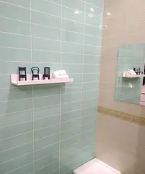 Плитка астындағы ваннаға арналған пластикалық панельдер фотосуреті