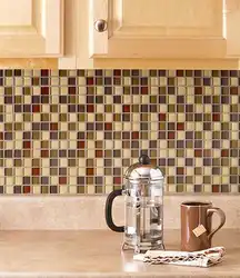 Mətbəx backsplash foto üzərində plitələr çəkilməsi