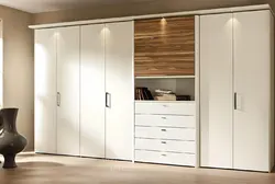 Photo bedroom wardrobe with doors